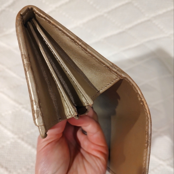 Gucci GUC Gold Brown Biege Leather Lovely Heart GG Pattern Long Wallet (W90) - Picture 10 of 15